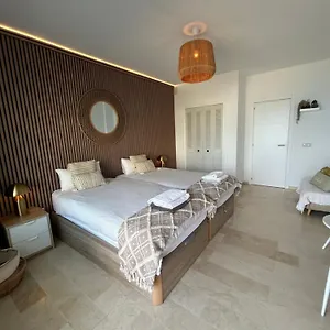 https://amazing-stay-with-frontline-sea-views-torremolinos.1costadelsol.com